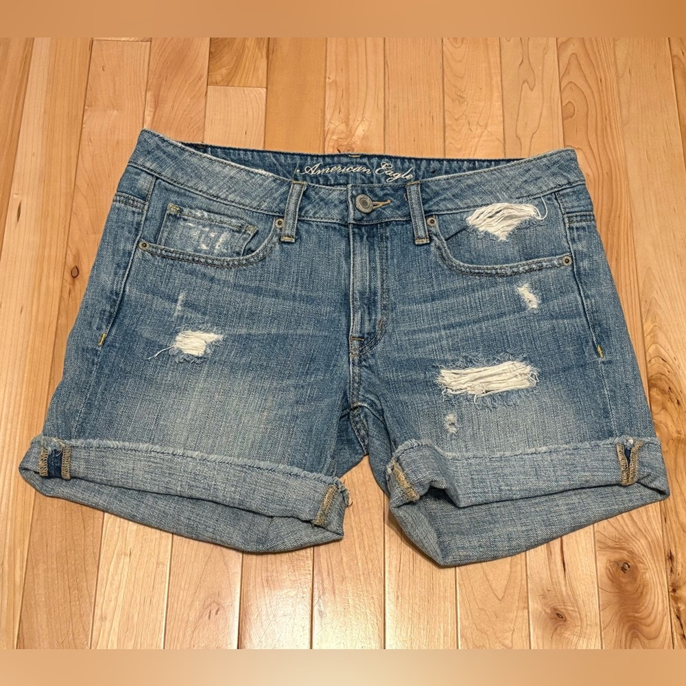 American Eagle Distressed Denim Jean Shorts Cuffed Hem Women’s Size 6